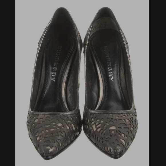 Burberry heels - Picture 1 of 9